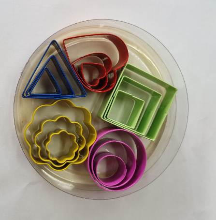 15-piece set of cookie molds